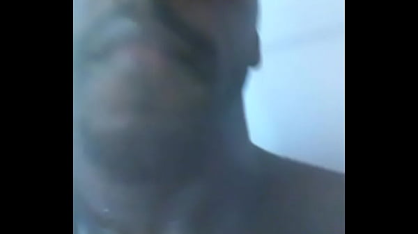 Nonton Shower Rocks thumbnail