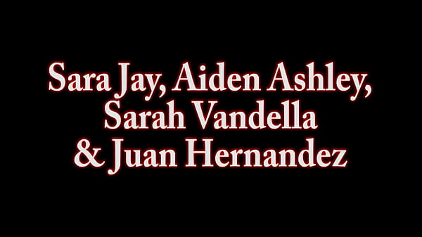 Nonton Lucky Juan Hernandez Fucks Aiden Ashley, Sa Jay & Sah Vandella! thumbnail