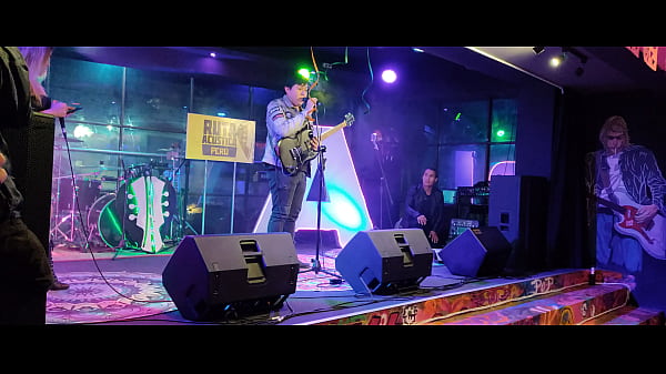 Nonton Partiendo El Escenario Con El Tema De Corazon De Obsidiana thumbnail