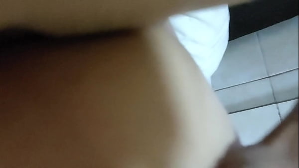 Sobrino se coge a su tita descuidada por el tito .no hay nada m&aacute;s Riko que coger a una mujer de tu familia 