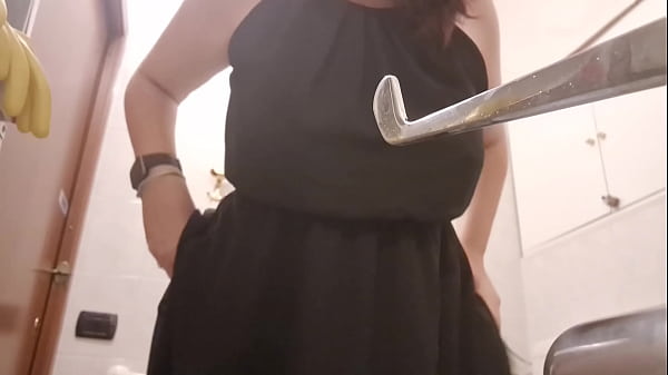 Play MP4 - Raccolta di pipi e scoregge nei bagni pubblici dei centri commerciali e bar