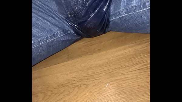 Play MP4 - Peeing in my Jeans&period;