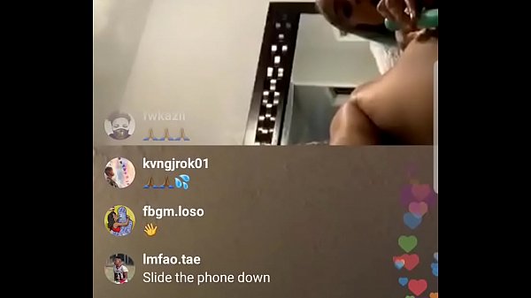 Big booty ebony shakes butt online 