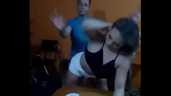 Play MP4 - En una taqueria me pongo cachonda a bailarle a desconocidos sexualmente