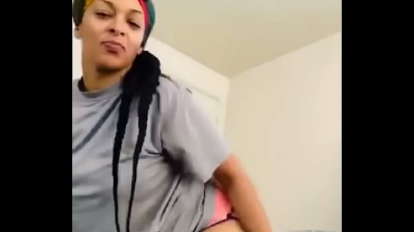 Twerking a lil sum