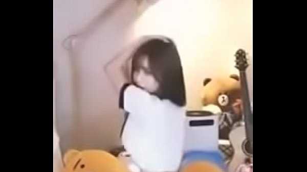 G&aacute;i H&agrave;n nhảy 