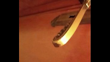 Nonton Chi C'&egrave; Qui' Dentro?! Oh Un Bel Cazzone Per Me thumbnail