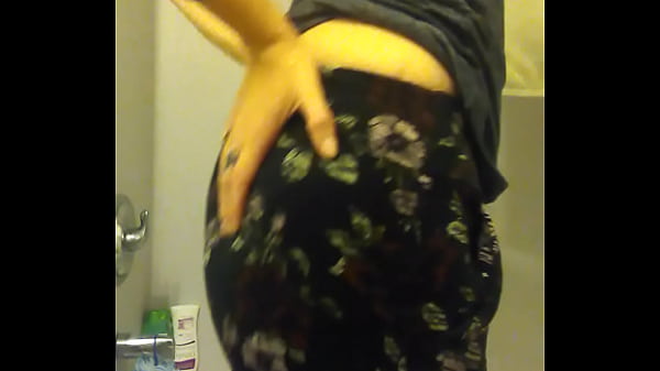 Play MP4 - Little Jills play time gets interrupted by &excl;&excl;