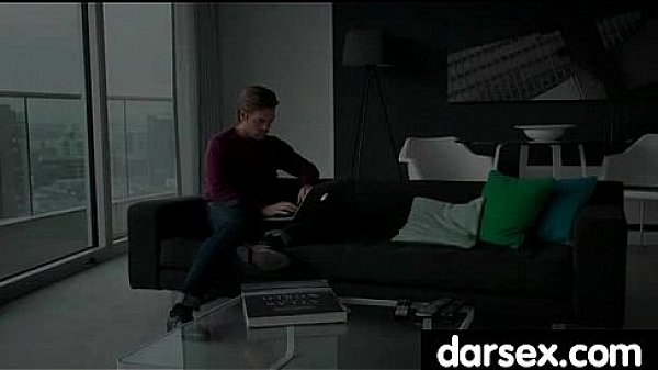 Nonton Babe&rsquo;s Expert Tongue Goes Up And Down On A Cock 22 thumbnail