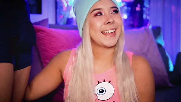 Horny blonde is desperate_to put her boyfriend's_cock in her mouth