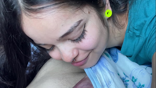 Debora mendes acorda wellington ribeiro com carinho e tes&atilde;o boquete profundo e beijo nas bolas de bunda empinada