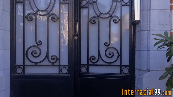 Play MP4 - Teen interracial rides