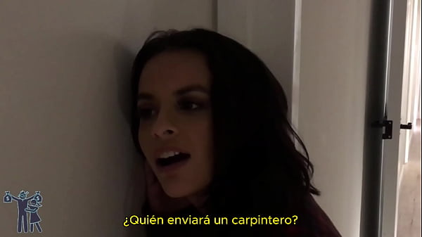 Ela Queria Um P&atilde;o Grande E Sua Pequena Vida Para Ela E Comia Sem Camisa. thumbnail