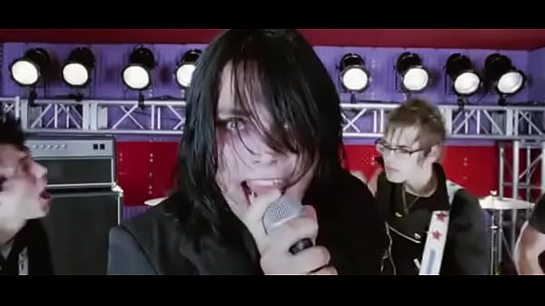 Juicy emos at school and then they stand up for themselves against their juicy bullies by defeating them