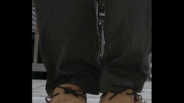 Nonton Well Worn Slippers thumbnail