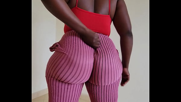 Apple Bottom 52 Has The Best Jiggly Ass On The Internet - Watch thumbnail