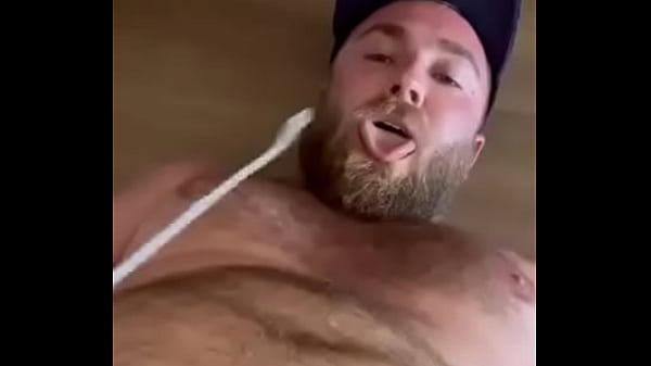 Nonton Who&rsquo;s Betting On A White Christmas? ️️ thumbnail