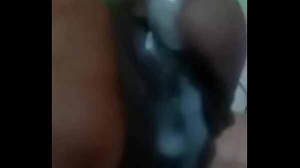 Play MP4 - Dando leitinho na cam para casada safada