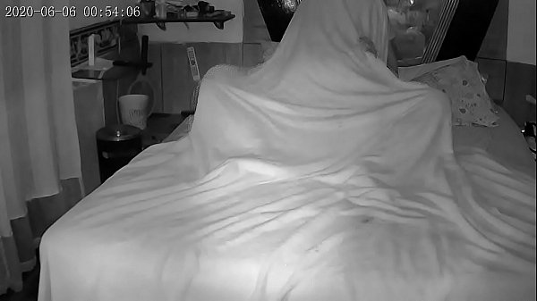 Play MP4 - Paty esquece as cameras e paga um boquete e depois cavalga no &excl;&excl;&excl;