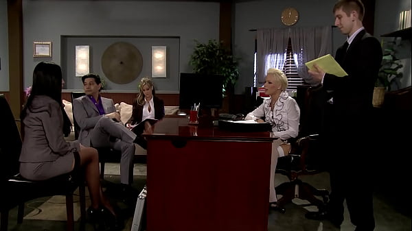 Play MP4 - Company board meeting goes to a wild group fucking