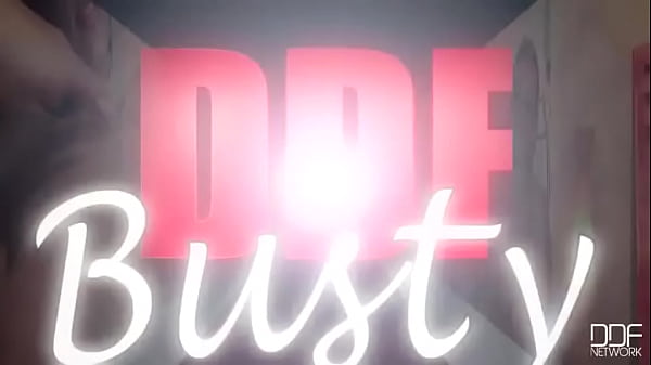 Nonton Playing With Her Two Planets! thumbnail