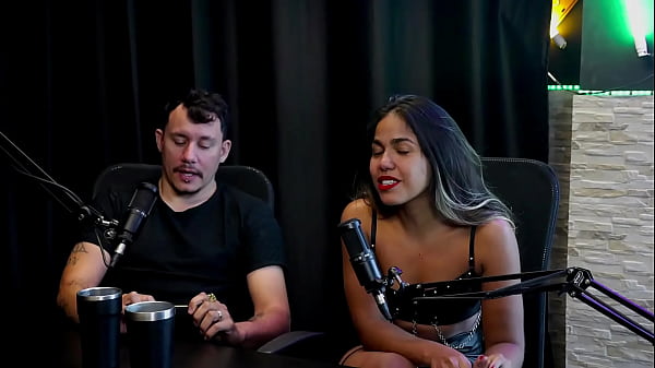 Viraram acompanhante, era CLT, teve um cara que n&atilde;o sabia transar, o cliente pesava 200kg, e ficou com medo de... - Casal Kaliente (WATCH ON: SHEER/RED) 