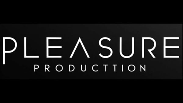 Nonton L&eacute;sbica Gostosa Deu A Buceta Para Um Dotado Em Troca De Um Iphone. . thumbnail