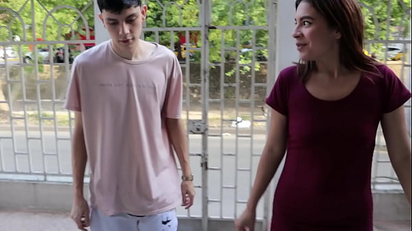 Me Le Vengo Adentro Del Co&ntilde;o De Mi Hermanastra thumbnail