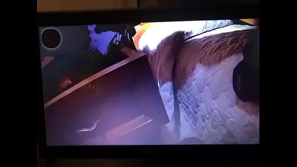 Buscando las bragas_de mi tía cuando no está en casa