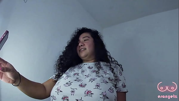 Play MP4 - Chica busty baila sexy enfrente de su cu&ntilde;ado