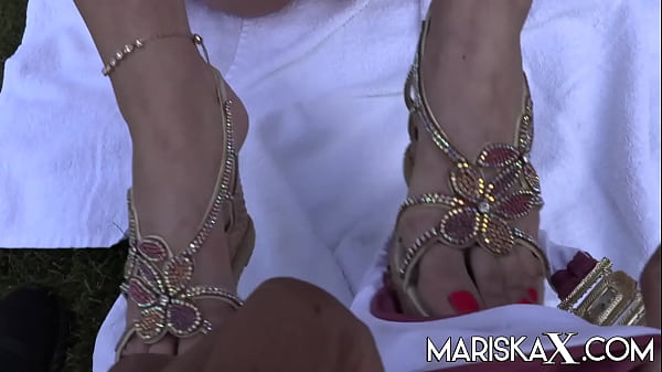 Play MP4 - MARISKAX MILF Nikky Clarisse ass fucked by the pool