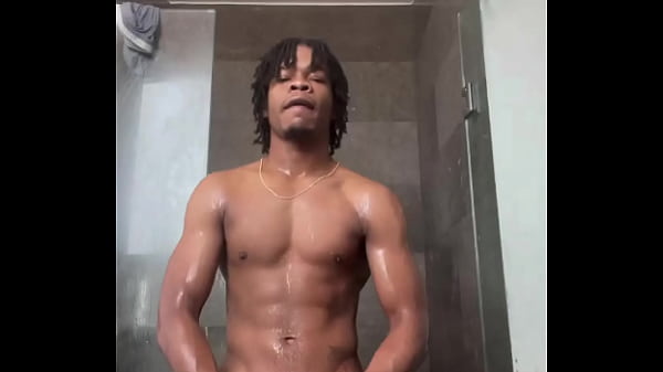 Nonton Fresh Out The Shower thumbnail