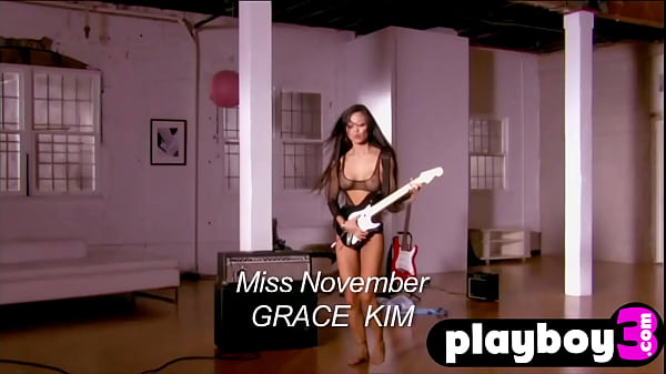 After conversation_sexy blonde babe Brande Roderick posed totallynaked