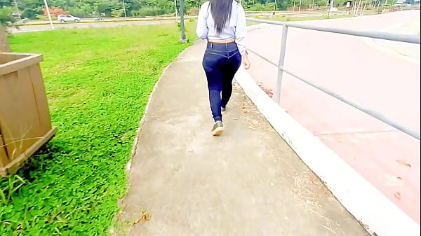 Sexo Por Dinero - Le Doy Dinero a una Hermosa Jovencita LATINA de UN CULO GRUESO. 