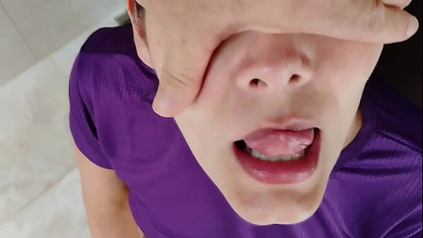 Play MP4 - Vai seu filho da puta goza na minha cara e me deixa toda lambuzada com seu esperma