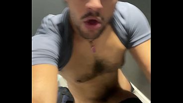Fodi O Novo Faxineiro Do Banheiro, Ele &eacute; Dotado, Rabudo, Empurrei At&eacute; Ele Gozar No Wc Da Esta&ccedil;&atilde;o. thumbnail