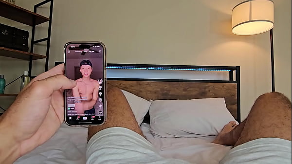 Nonton Redhead Hottie Scarlet Skies Asks Step Bro For Blowjob Practice thumbnail