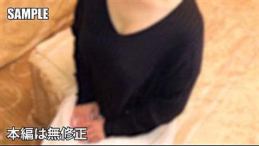 Nonton 【素人・人妻】みどりvol.01 3人の子を持つ人妻みどりさんは、オナニーはしないとの事でやらせてみたら、感度が良すぎてイキまくっているのを見ていたら、ハメたくなったのでハメてしっかり中出ししました。 thumbnail