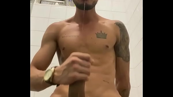 Play MP4 - Dando aquela aliviada no banheiro