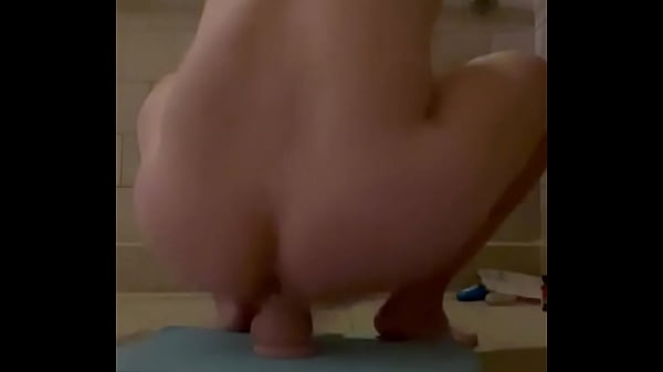 Quiet Gym Shower dildo