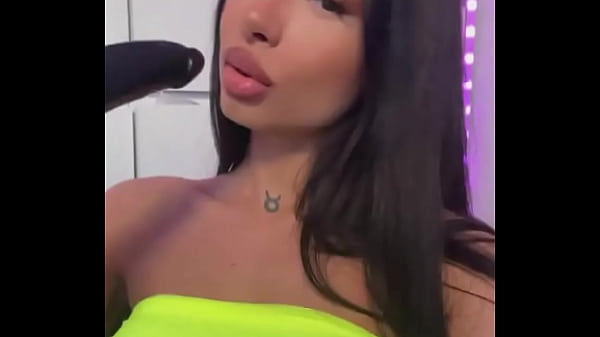 Nonton I&rsquo;m Live On Stripchat From Now To 1am thumbnail