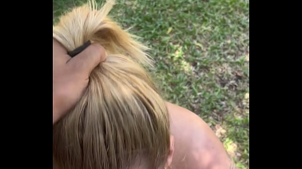 Mi amigome invitó a laquinta_y le terminé chupando la pija