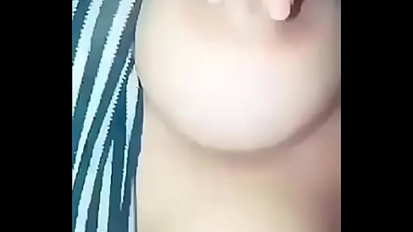 Nonton Mis Pezones Duros thumbnail