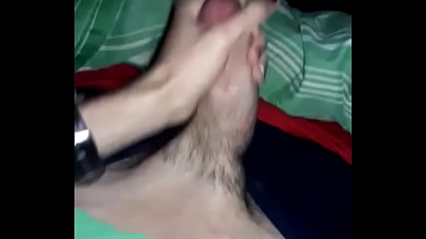 Este Argentino tiene una polla enorme 