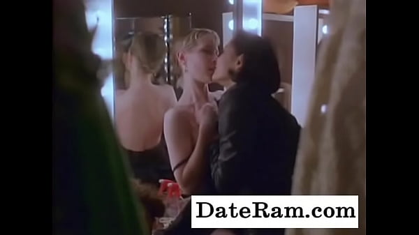 Latina girlfriend_fucks her own ass