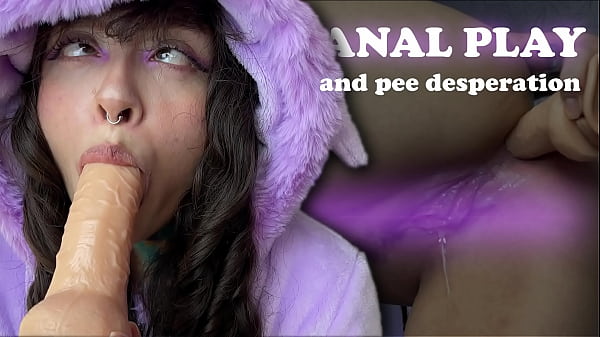 This split tongue girl can't hold anal fuck and peeing on himself with svakom toy