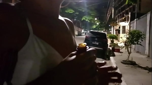 Play MP4 - I found the girl in the square and fucked her in the alley - complete in premium