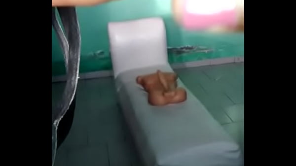 Play MP4 - Horny ebony women suck male torso