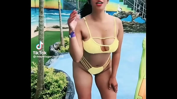 Culona moviendo el culo 