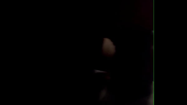 Encontrei uma f&atilde; gostosa no &ocirc;nibus a safada pediu pra me mamar e fuder a bucetinha dela sem camisinha 